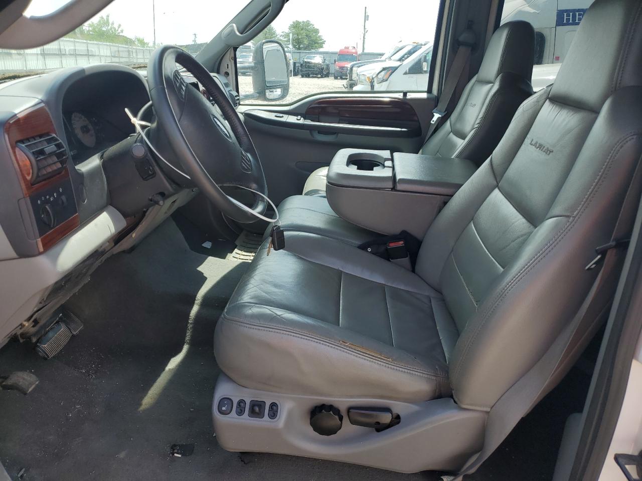 2005 Ford F350 Super Duty VIN: 1FTWW33P85EA81245 Lot: 56907035