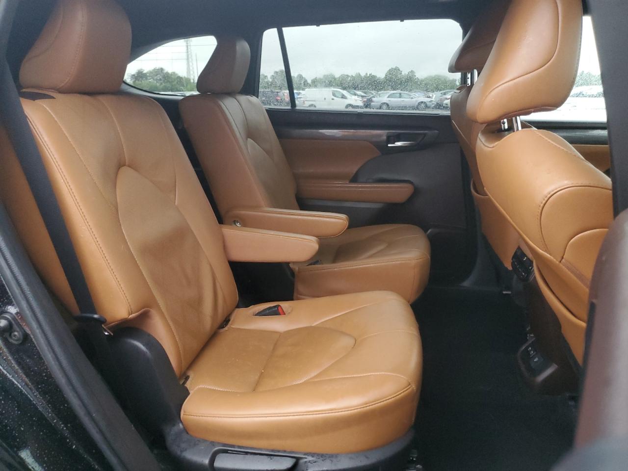 2021 Toyota Highlander Platinum VIN: 5TDFZRBH8MS106089 Lot: 56847365