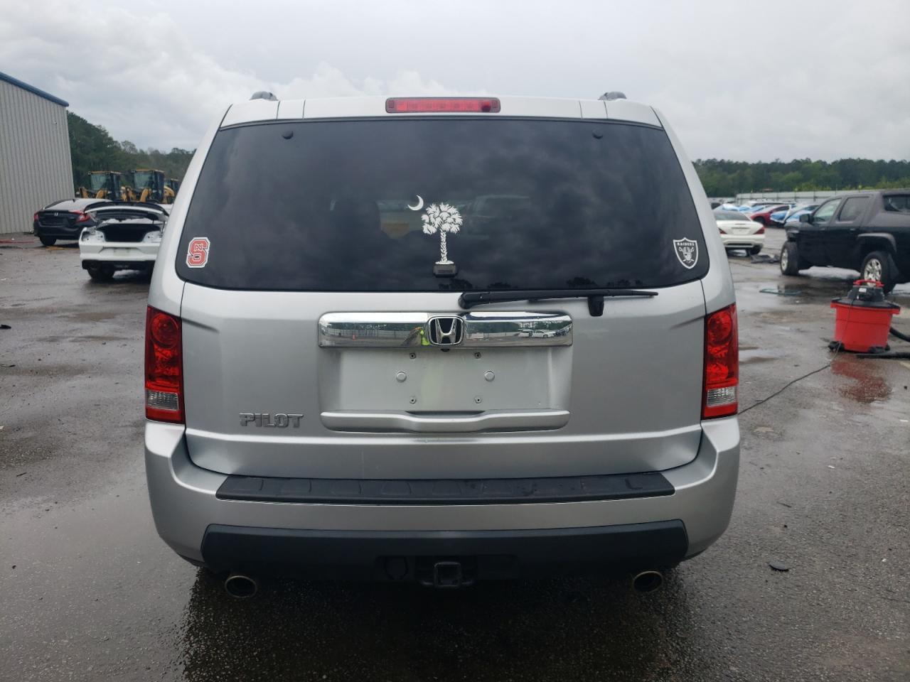 2011 Honda Pilot Exln VIN: 5FNYF3H71BB033923 Lot: 56649305