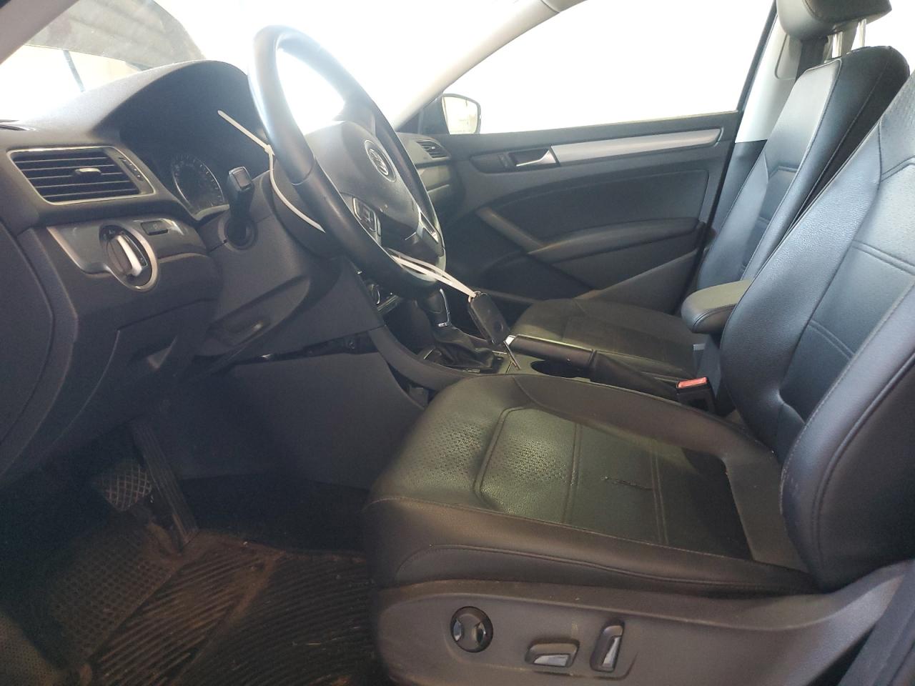 2015 Volkswagen Passat S VIN: 1VWAT7A33FC004657 Lot: 57276825