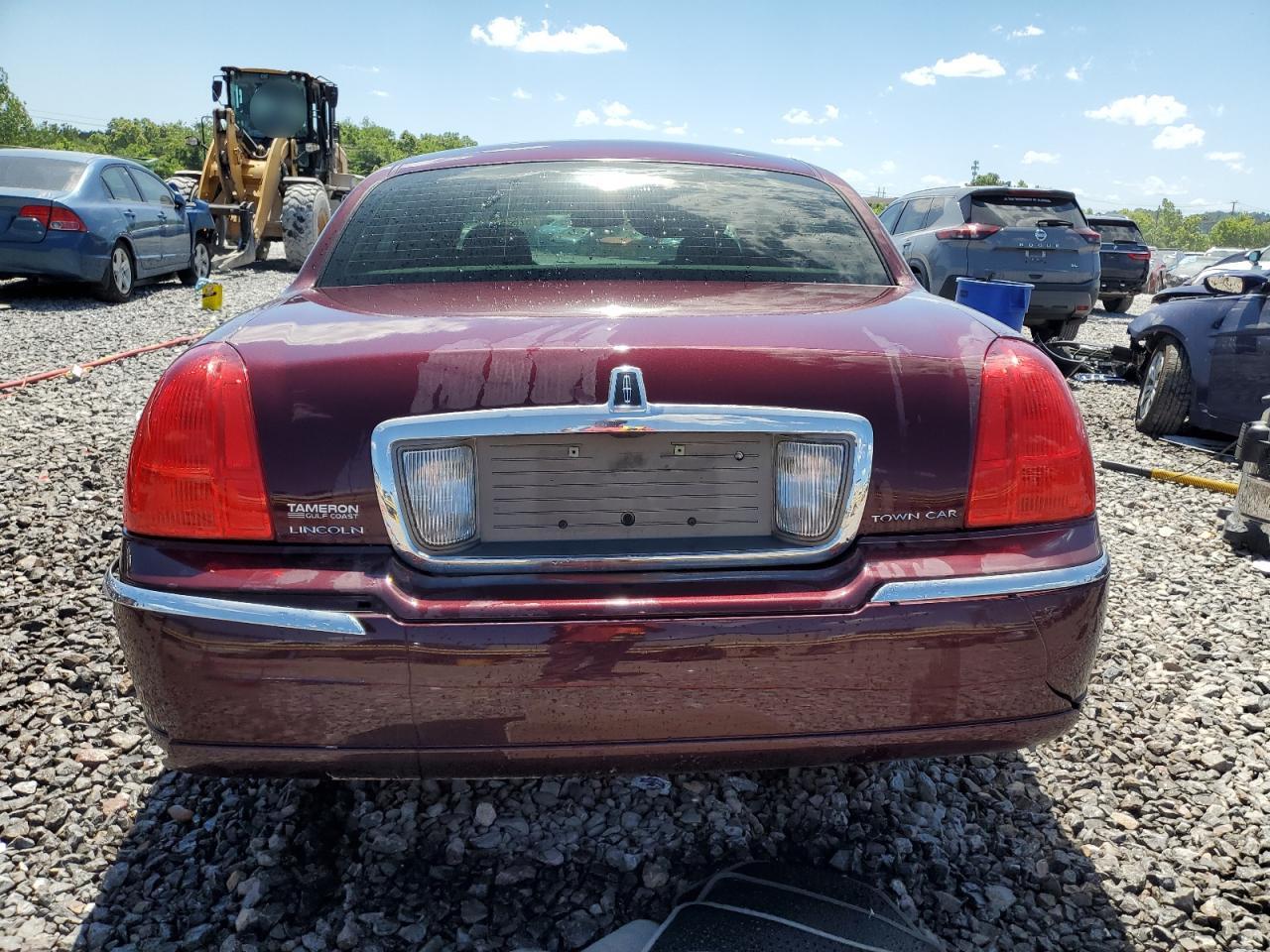 2006 Lincoln Town Car Signature Limited VIN: 1LNHM82V26Y626573 Lot: 57825735