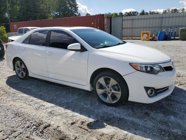 Sedans TOYOTA CAMRY 2014 White