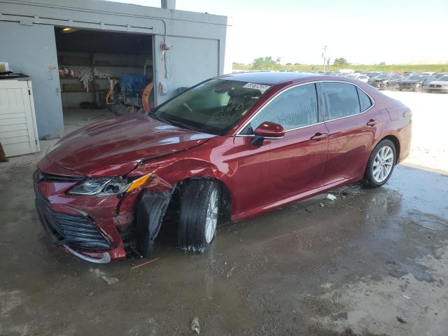  TOYOTA CAMRY 2021 Czerwony