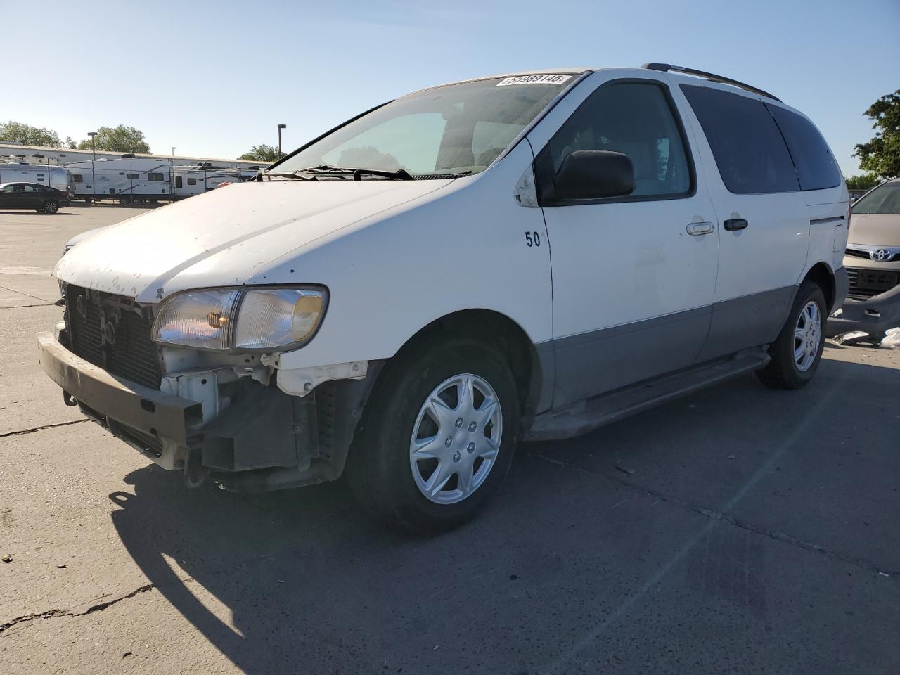 Sacramento, CA에서 판매 중인 2000 Toyota Sienna Le - Front End