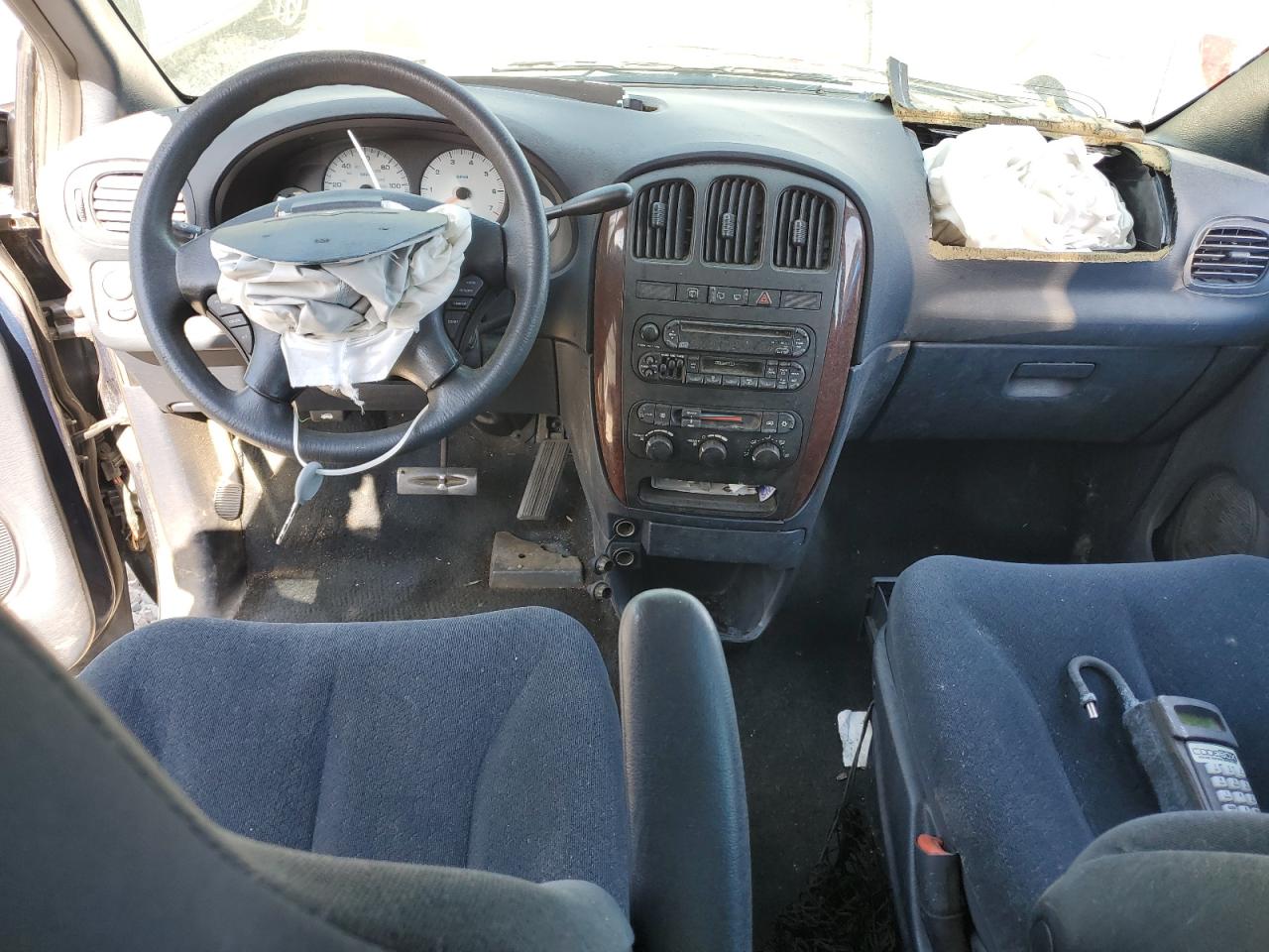 2002 Chrysler Town & Country Lx VIN: 2C4GP44302R755793 Lot: 51436005