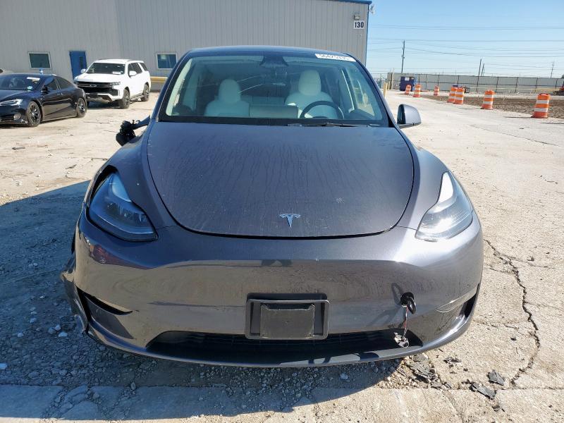  TESLA MODEL Y 2023 Сріблястий