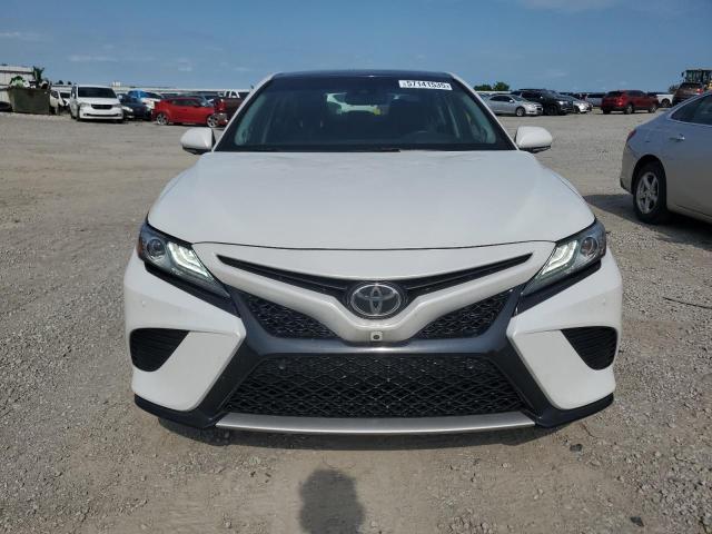  TOYOTA CAMRY 2018 Білий