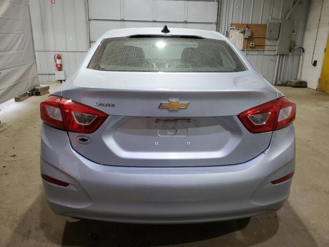 Sedans CHEVROLET CRUZE 2017 Srebrny