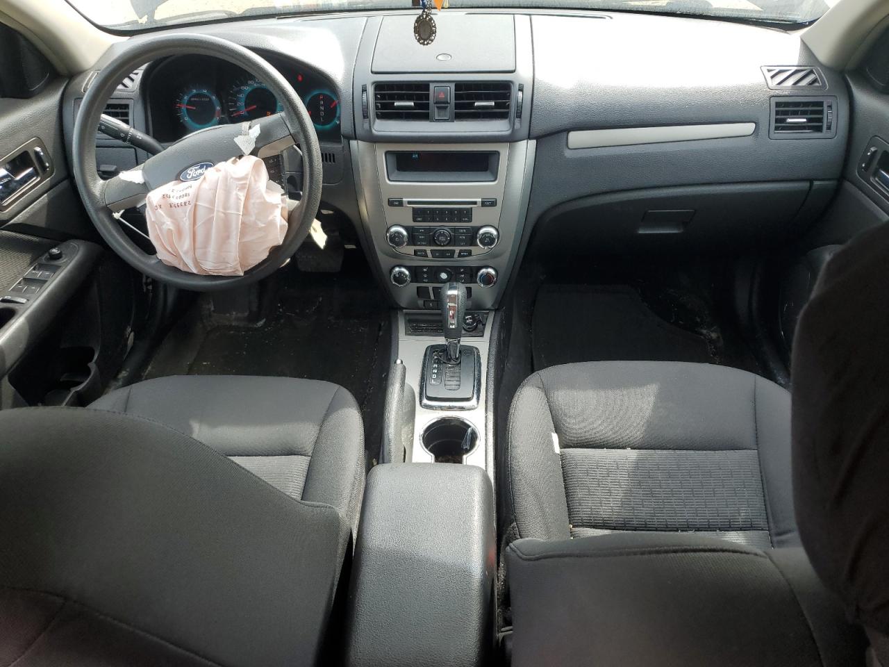 2010 Ford Fusion Se VIN: 3FAHP0HA7AR204653 Lot: 57690425