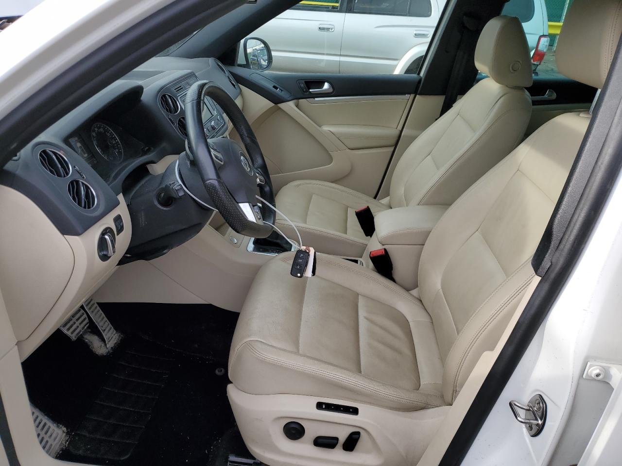 2014 Volkswagen Tiguan S VIN: WVGBV3AX1EW551108 Lot: 56520885