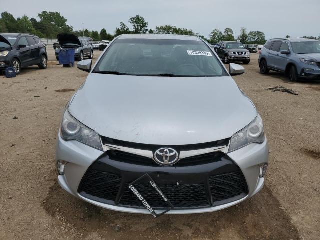  TOYOTA CAMRY 2017 Серебристый