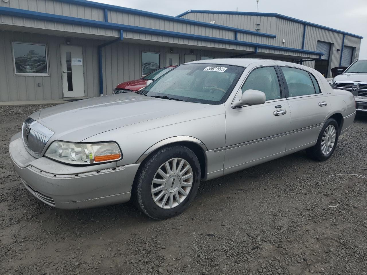 2003 Lincoln Town Car Signature for Sale in Earlington, KY - Hail