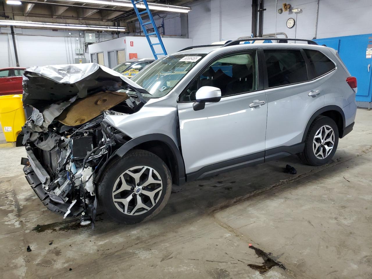 2021 Subaru Forester Premium for Sale in Wheeling, IL - Front End