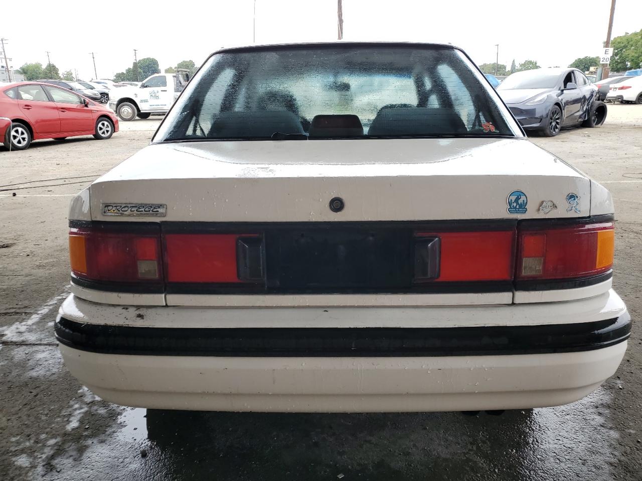 1991 Mazda Protege Lx VIN: JM1BG226XM0260915 Lot: 58431315