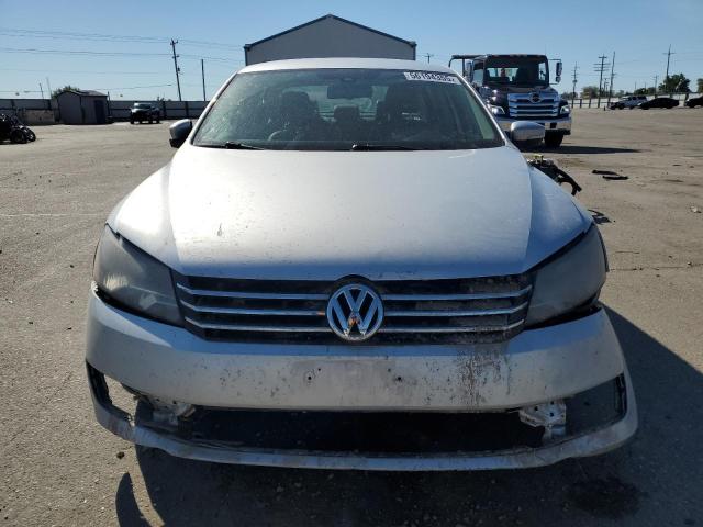  VOLKSWAGEN PASSAT 2013 Srebrny