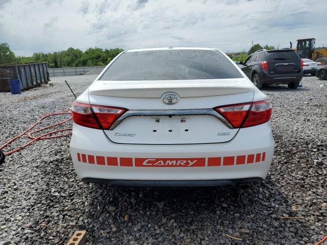  TOYOTA CAMRY 2017 Белы