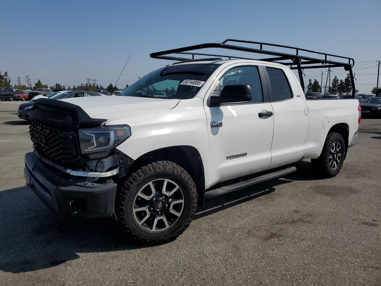 2018 Toyota Tundra Double Cab Sr იყიდება Rancho Cucamonga-ში, CA - Front End