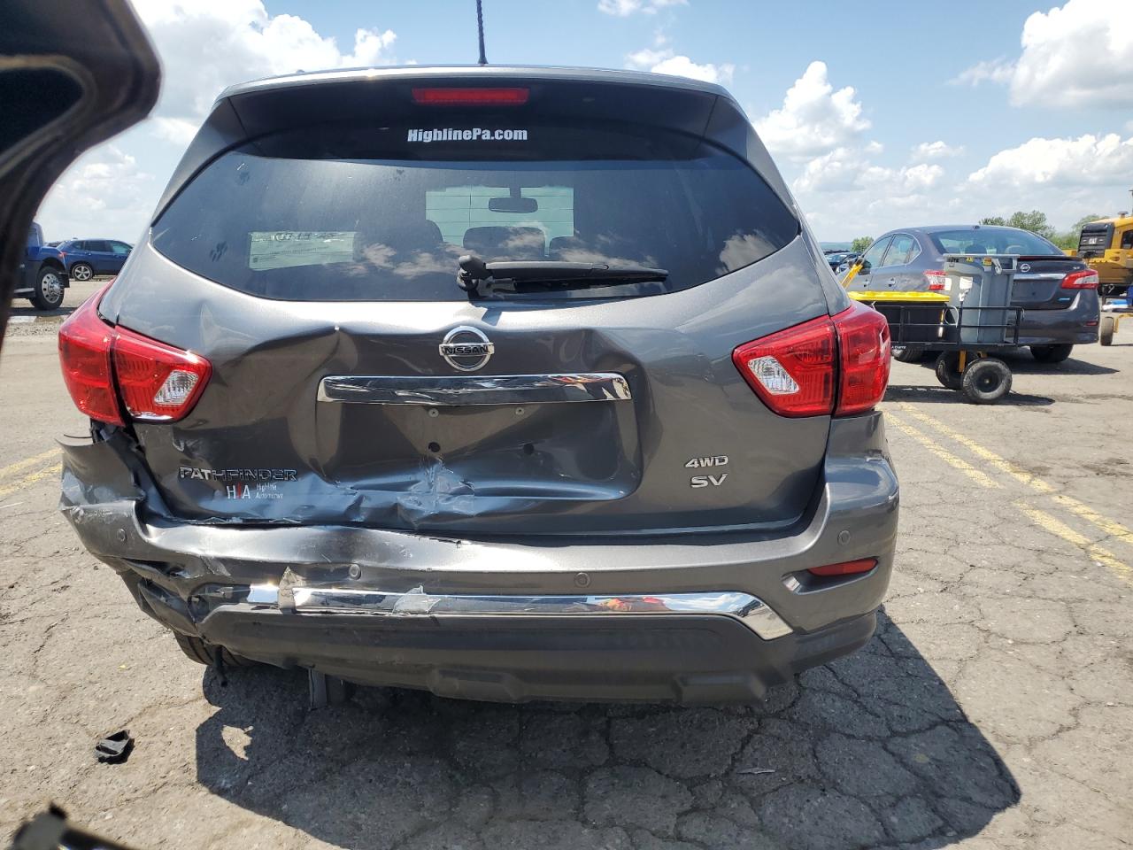 2018 Nissan Pathfinder S VIN: 5N1DR2MM2JC652758 Lot: 59143855
