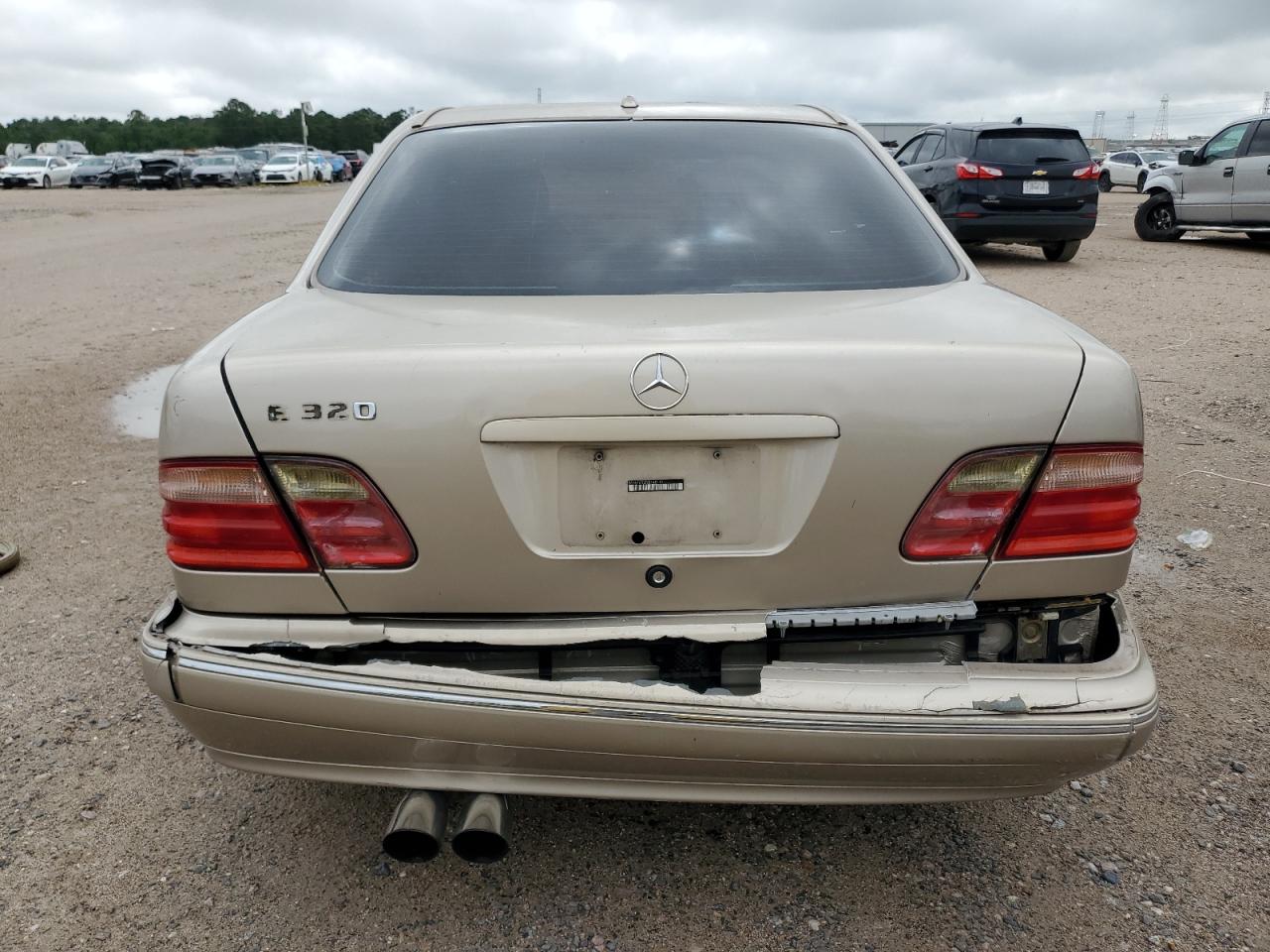 2000 Mercedes-Benz E 320 VIN: WDBJF65J2YB148110 Lot: 56143795