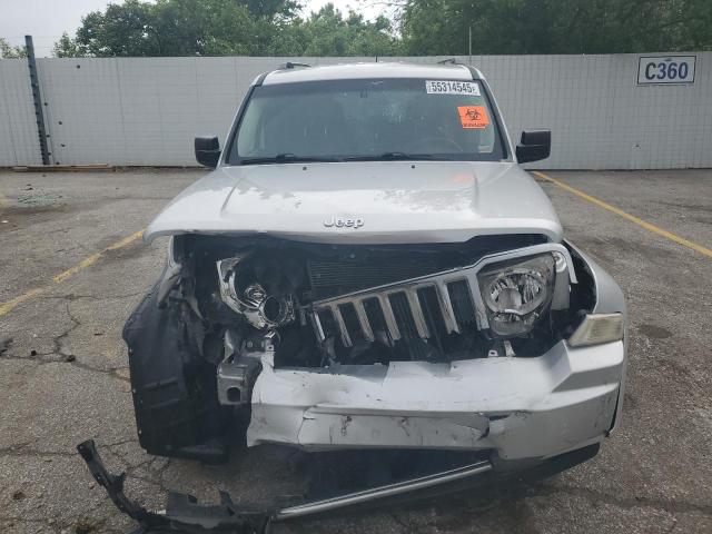 Паркетники JEEP LIBERTY 2012 Сріблястий