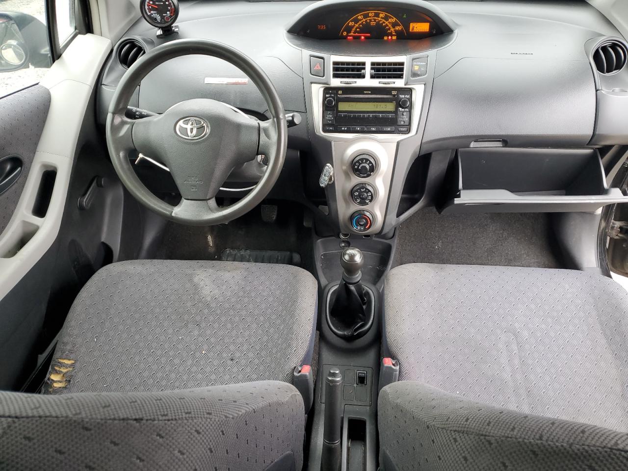 2009 Toyota Yaris VIN: JTDJT903195233282 Lot: 56242405