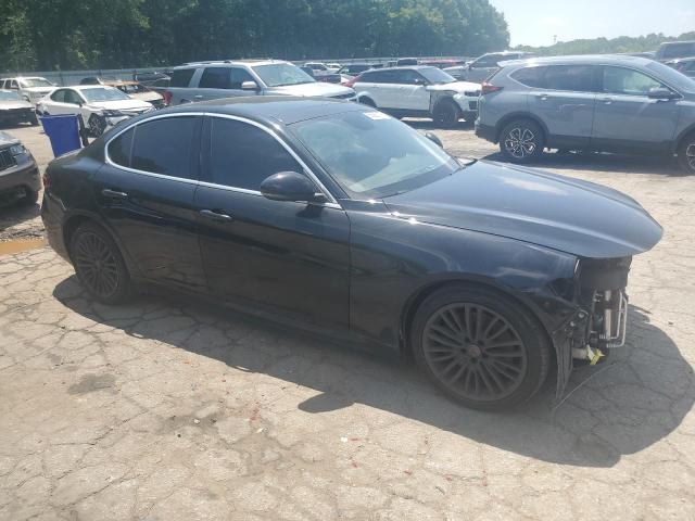 ALFA ROMEO GIULIA 2018 Чорний