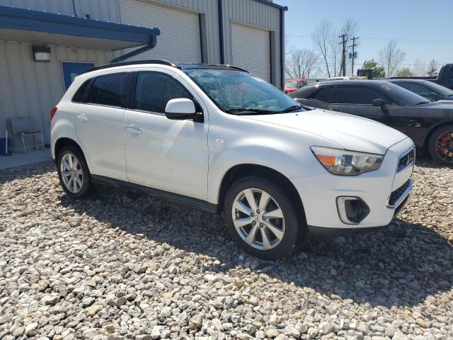  MITSUBISHI OUTLANDER 2015 Biały