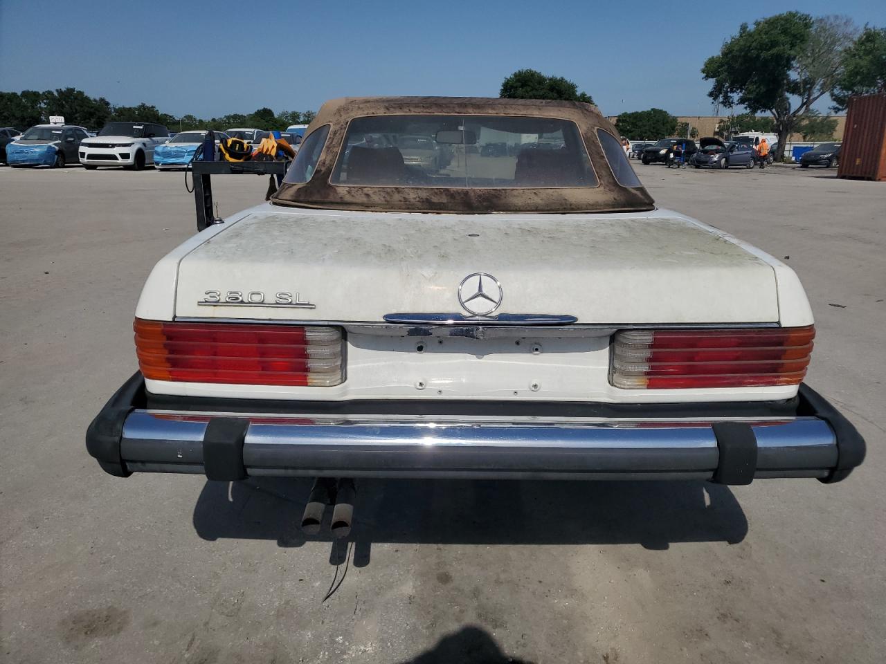 1983 Mercedes-Benz 380 Sl VIN: WDBBA45A2DB023819 Lot: 57130035