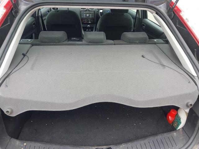 2005 FORD FOCUS GHIA