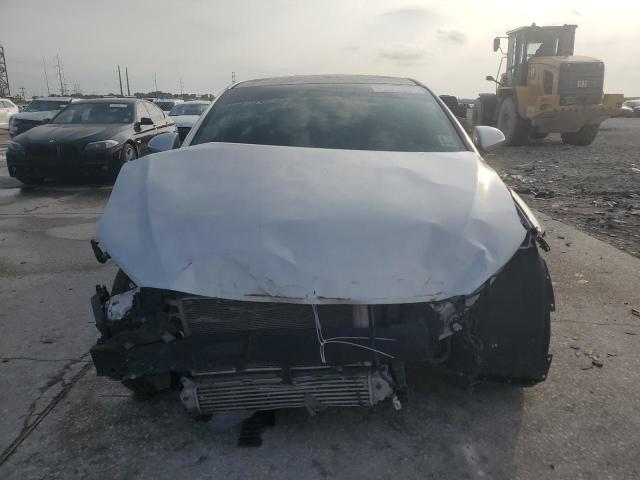  HYUNDAI ELANTRA 2018 Srebrny
