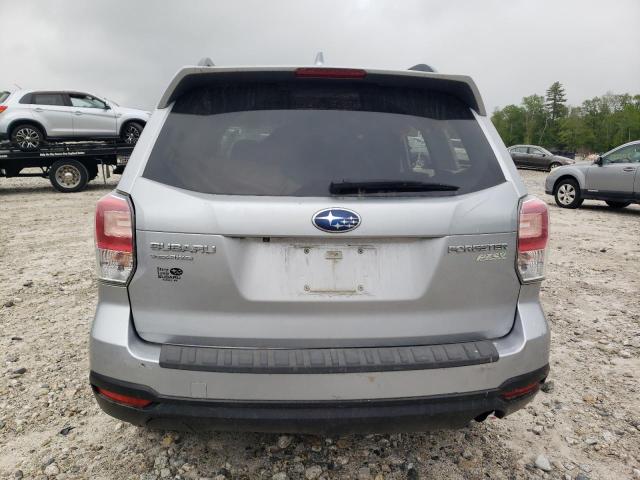  SUBARU FORESTER 2017 Серебристый