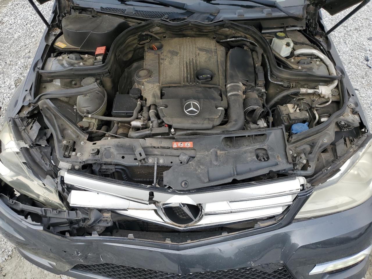 2013 Mercedes-Benz C 250 VIN: WDDGF4HB8DR272183 Lot: 57143445