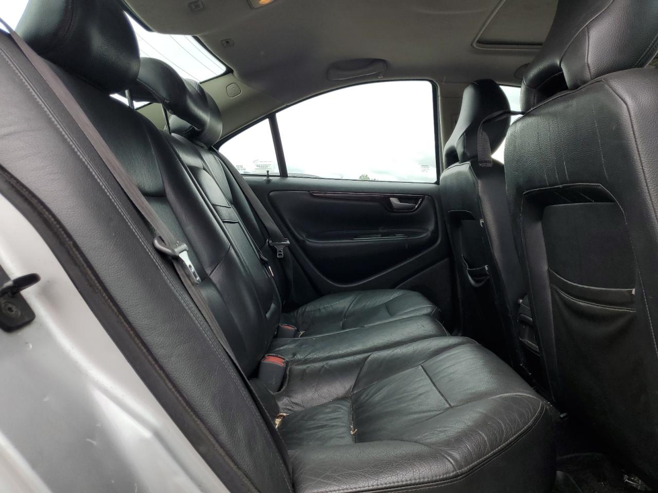 2004 Volvo S60 2.5T VIN: YV1RH59H542354929 Lot: 56684655
