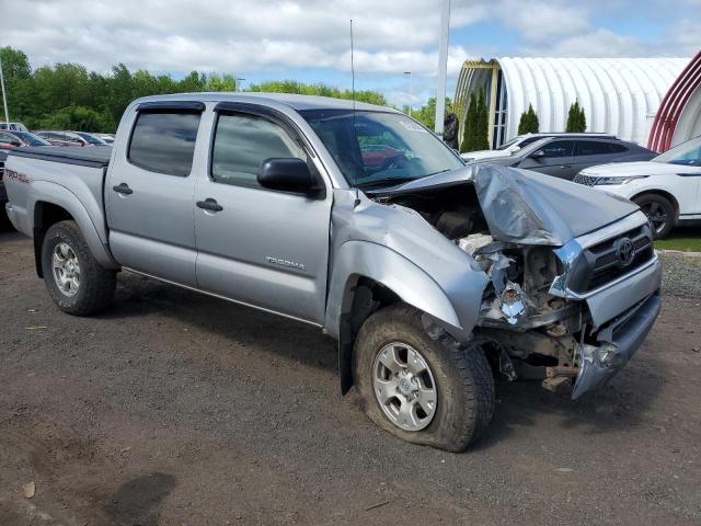  TOYOTA TACOMA 2015 Сріблястий