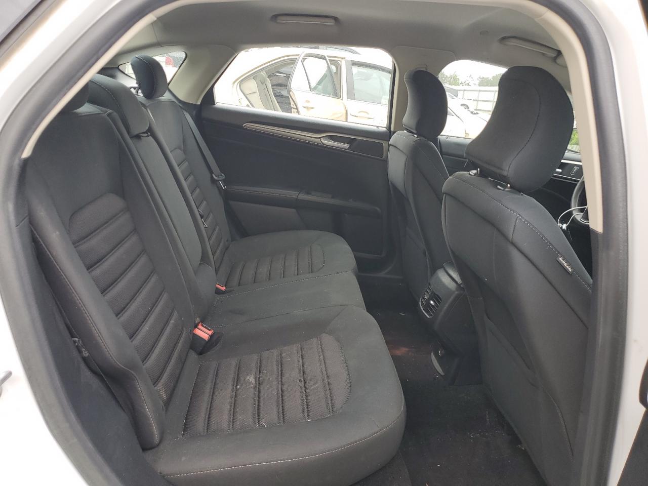 2019 Ford Fusion Se VIN: 3FA6P0LU6KR124822 Lot: 54024935