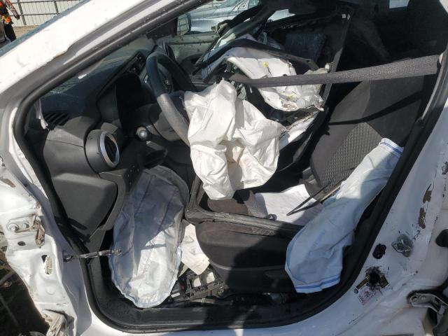  NISSAN VERSA 2021 Biały