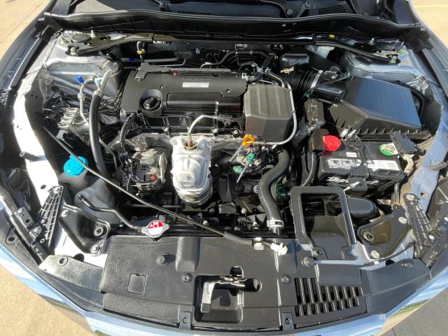Sedans HONDA ACCORD 2017 Srebrny