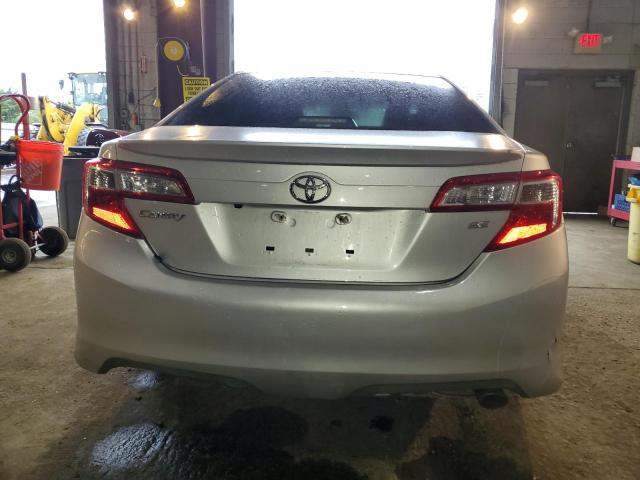  TOYOTA CAMRY 2014 Серебристый