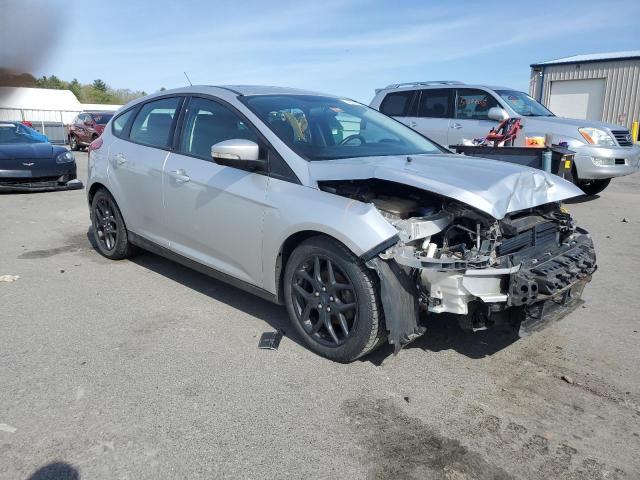 Хетчбеки FORD FOCUS 2016 Сріблястий