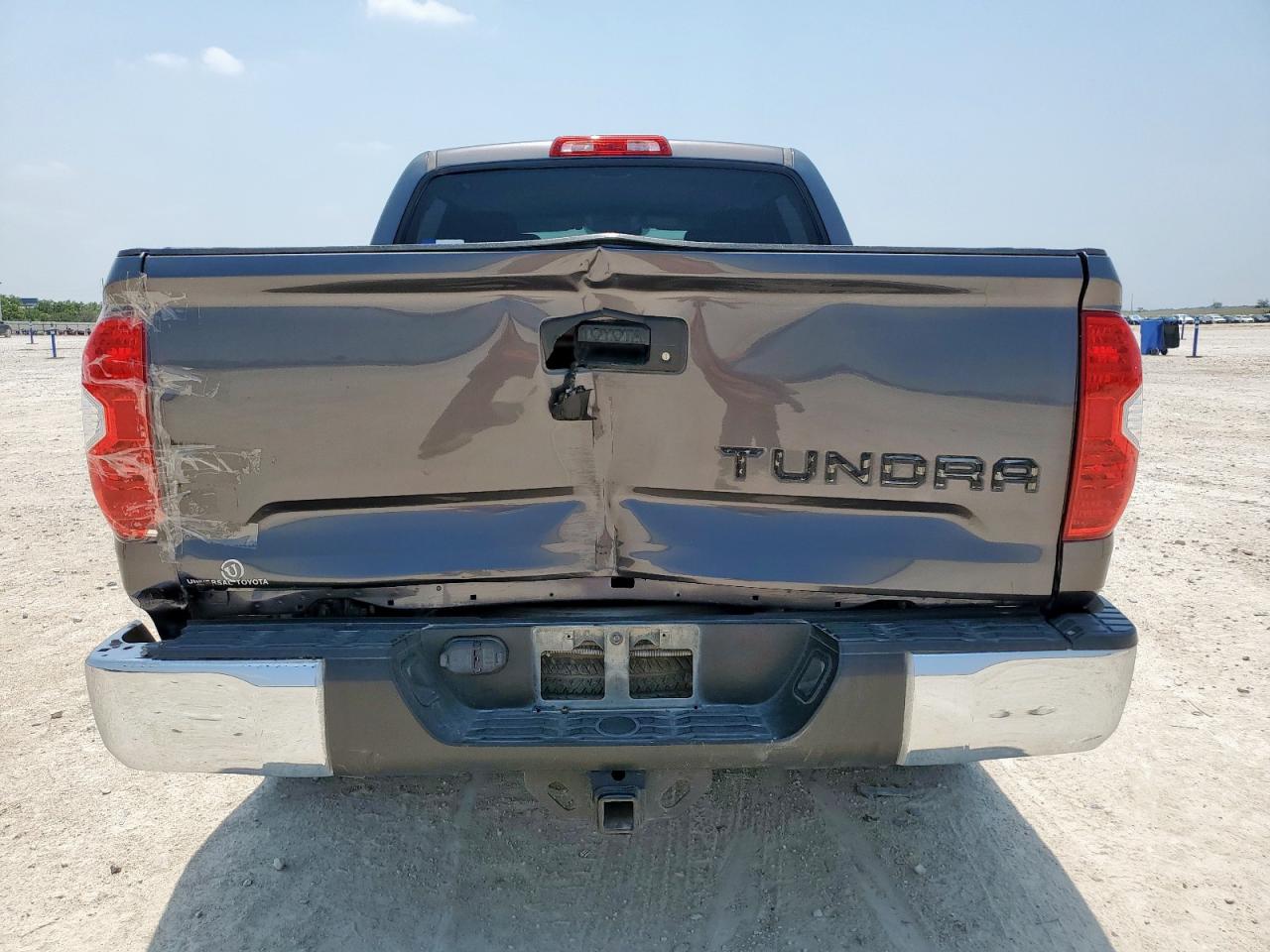 2018 Toyota Tundra Crewmax Sr5 VIN: 5TFEM5F11JX124097 Lot: 56690675