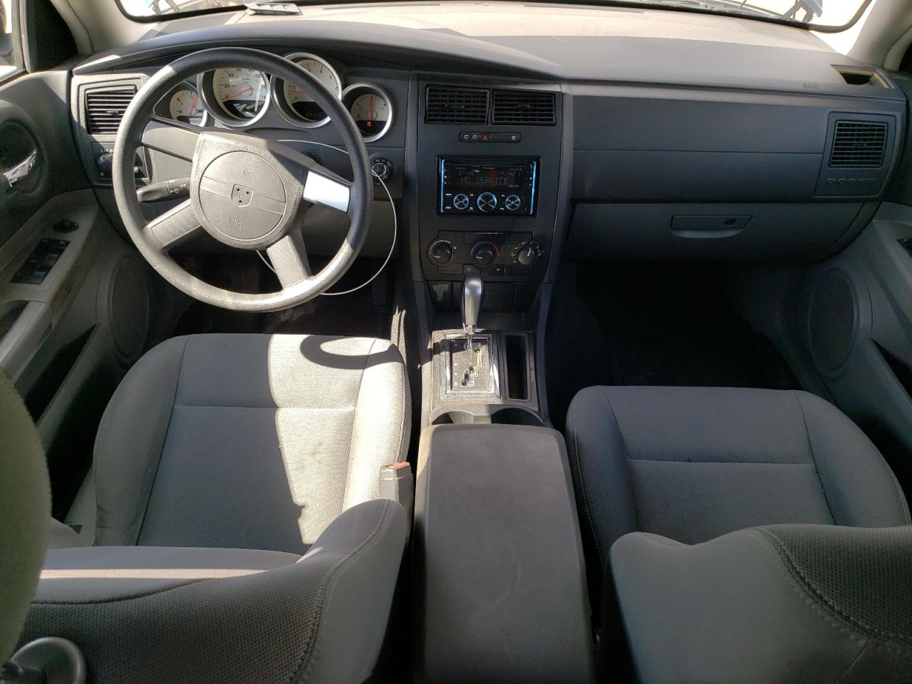 2005 Dodge Magnum Sxt VIN: 2D4GZ48V05H688812 Lot: 57261475