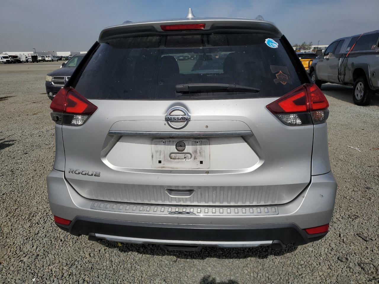 2017 Nissan Rogue S VIN: JN8AT2MT0HW394558 Lot: 56599365