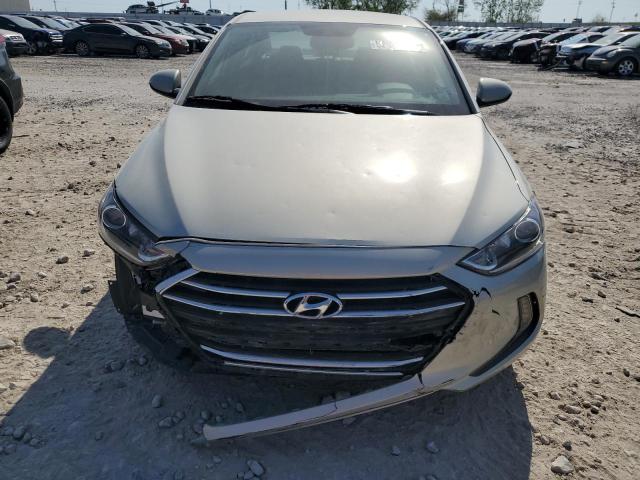 Sedans HYUNDAI ELANTRA 2017 Srebrny