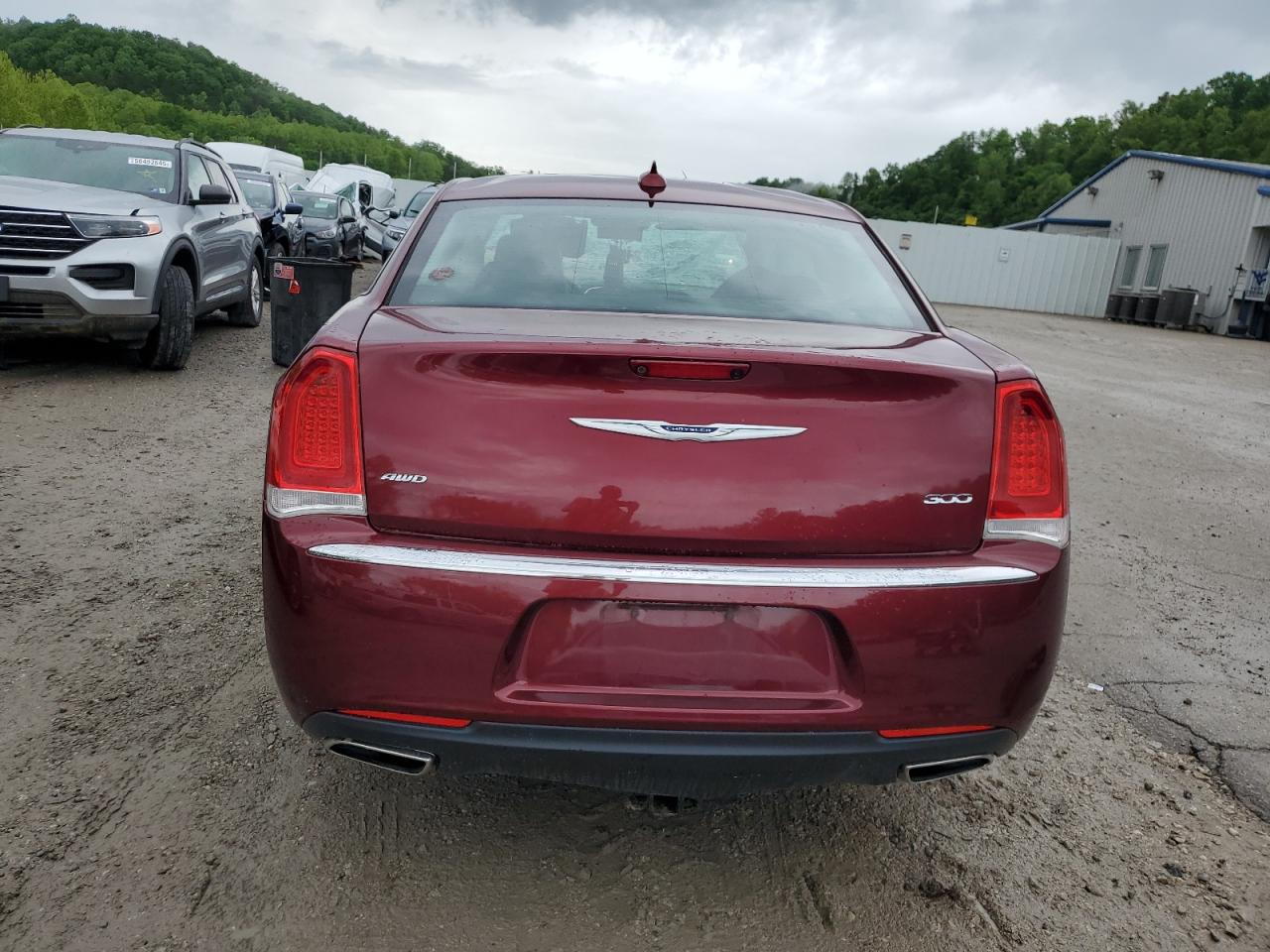 2019 Chrysler 300 Touring VIN: 2C3CCARG8KH517589 Lot: 56358395