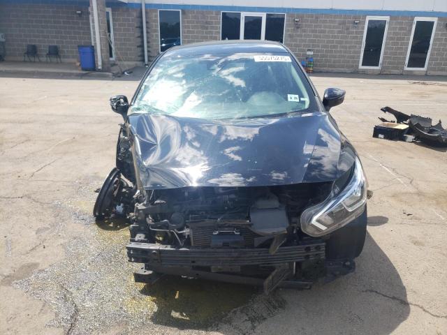  NISSAN VERSA 2021 Чорний