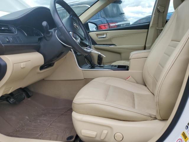  TOYOTA CAMRY 2017 Белы