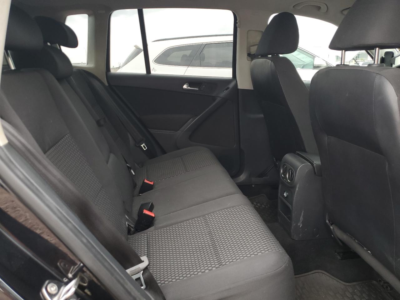 2011 Volkswagen Tiguan S VIN: WVGAV7AX9BW559813 Lot: 55975815