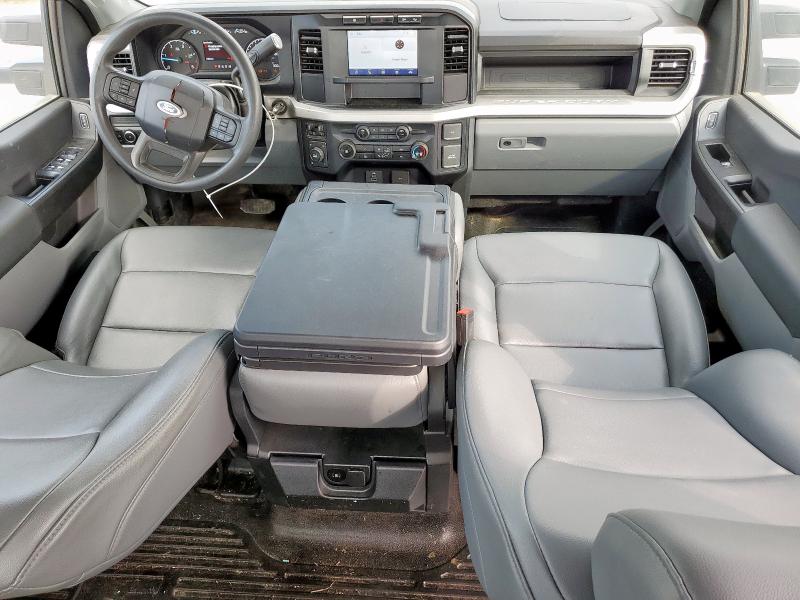  FORD F250 2024 Srebrny