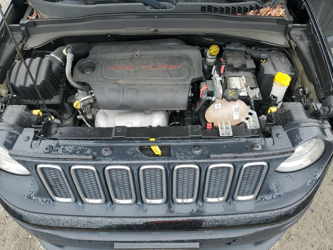 2015 Jeep Renegade Latitude VIN: ZACCJBBTXFPB97727 Lot: 56981825