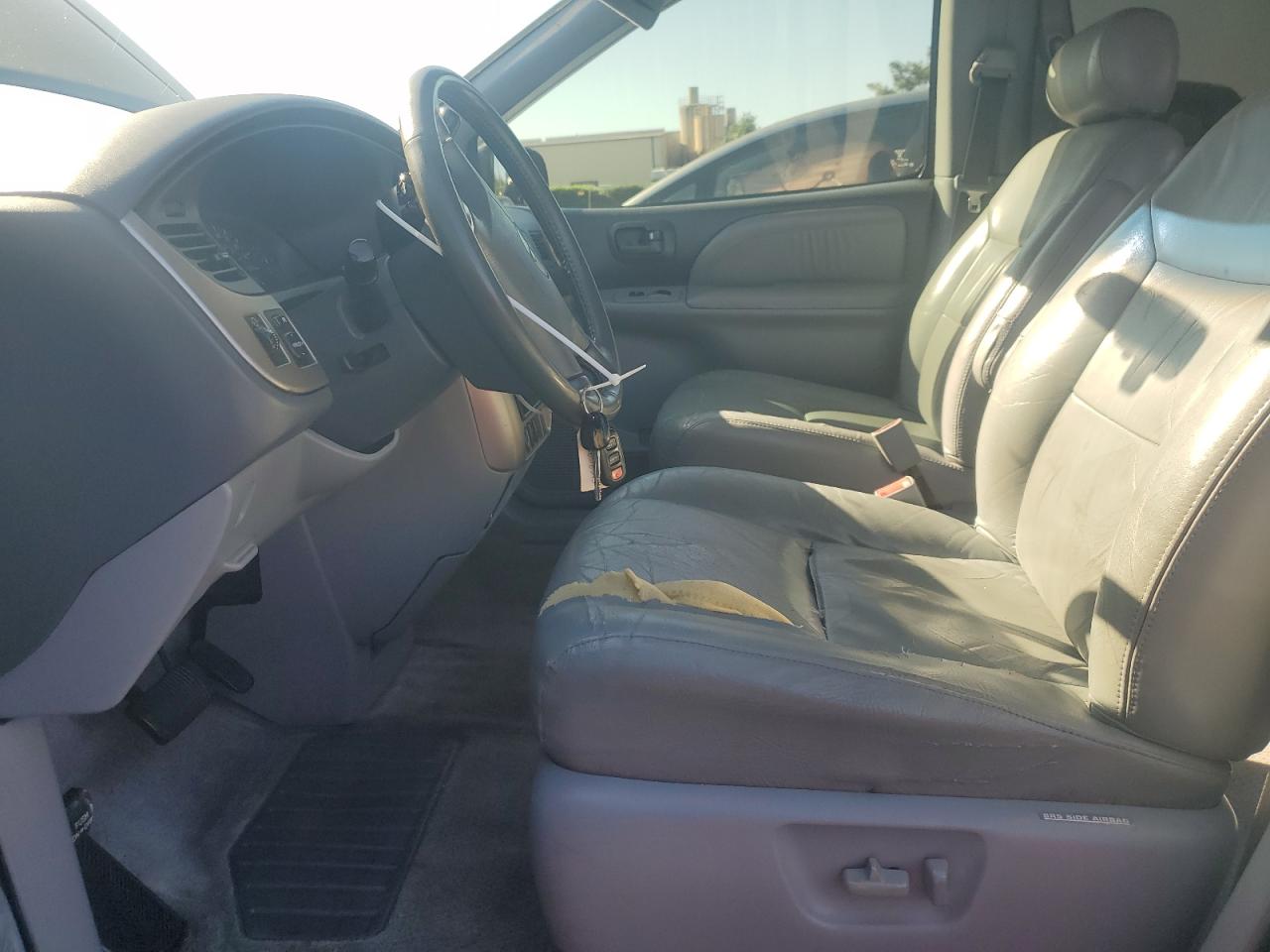 2002 Toyota Sienna Le VIN: 4T3ZF13C32U468210 Lot: 55858245